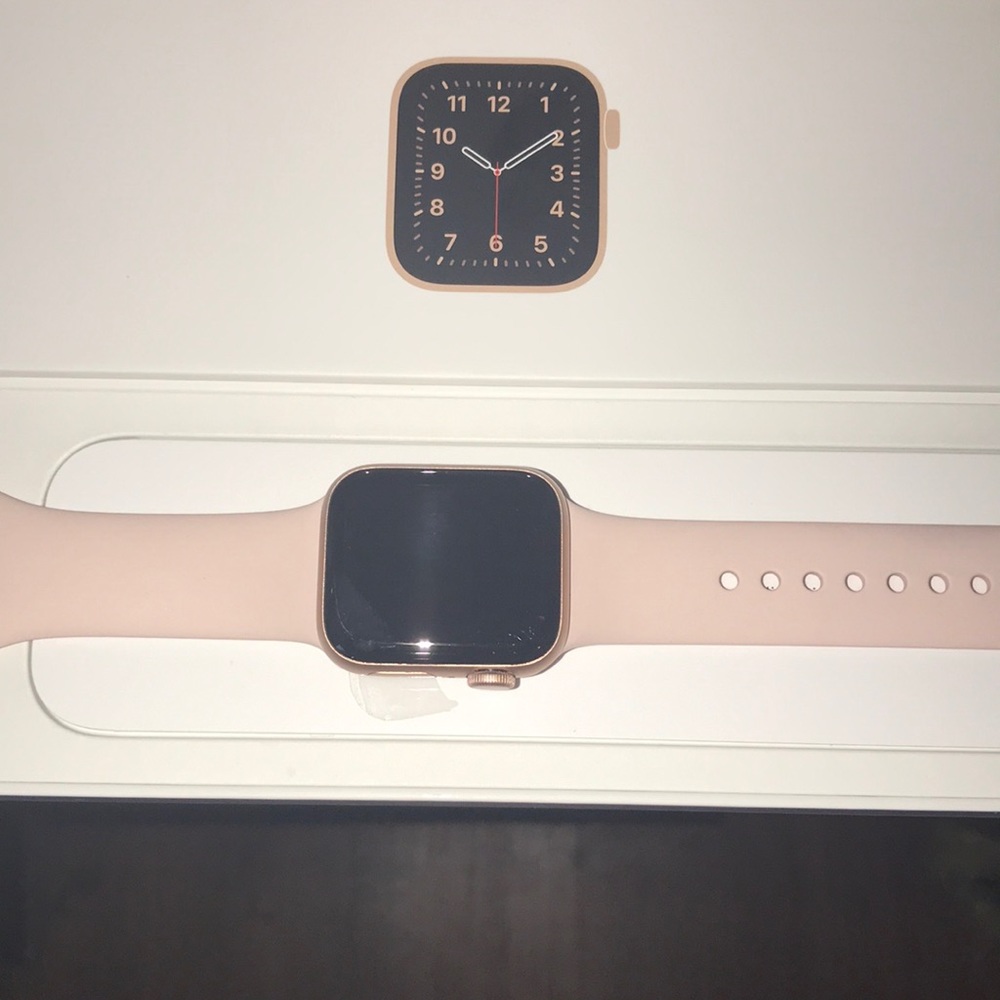 Series 6 40mm iPhone watch